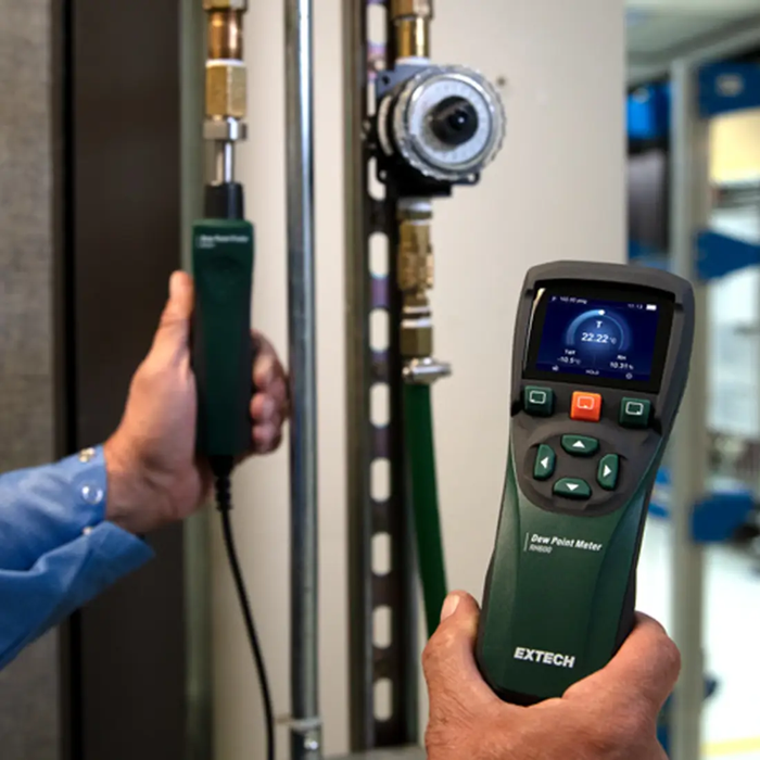 Extech Rh600 Dew Point Meter handheld operation industrial setting dual display.