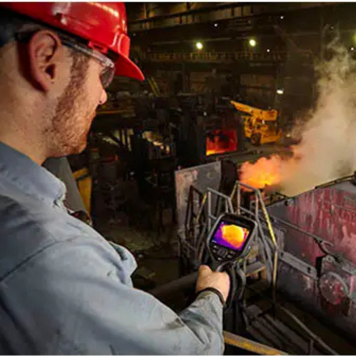 Teledyne FLIR E76 Dual FOV 24 42 14 30Hz 320x240 industrial use man using thermal camera.
