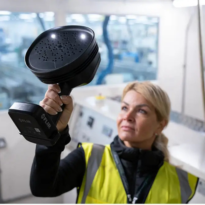 Teledyne FLIR Si1 LD no wi fi industrial acoustic camera kit contents black case accessories.