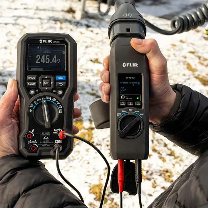 Teledyne Flir T560 detachable lens close up thermal imaging camera.