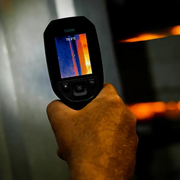 Teledyne Flir Tg298 handheld view thermal scan blue orange color display.
