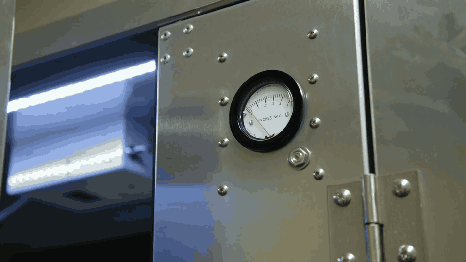 Reversible Door and Pressure Gauge