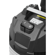 Dapper Supply wet/dry vacuum on and off power switch close up.
