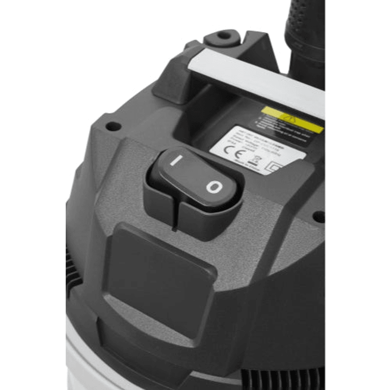 Dapper Supply wet/dry vacuum on and off power switch close up.