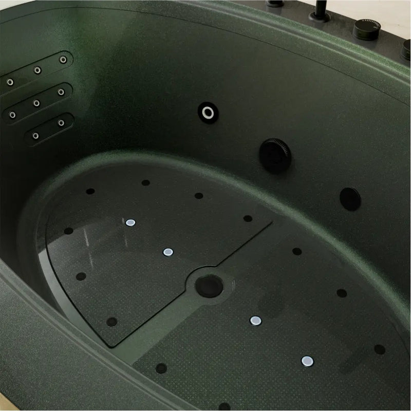 Empava EMPV-75DM02 interior with water jets, air jets and drain