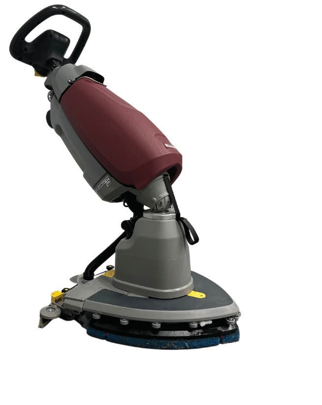 Orbital cleaning that reaches corners