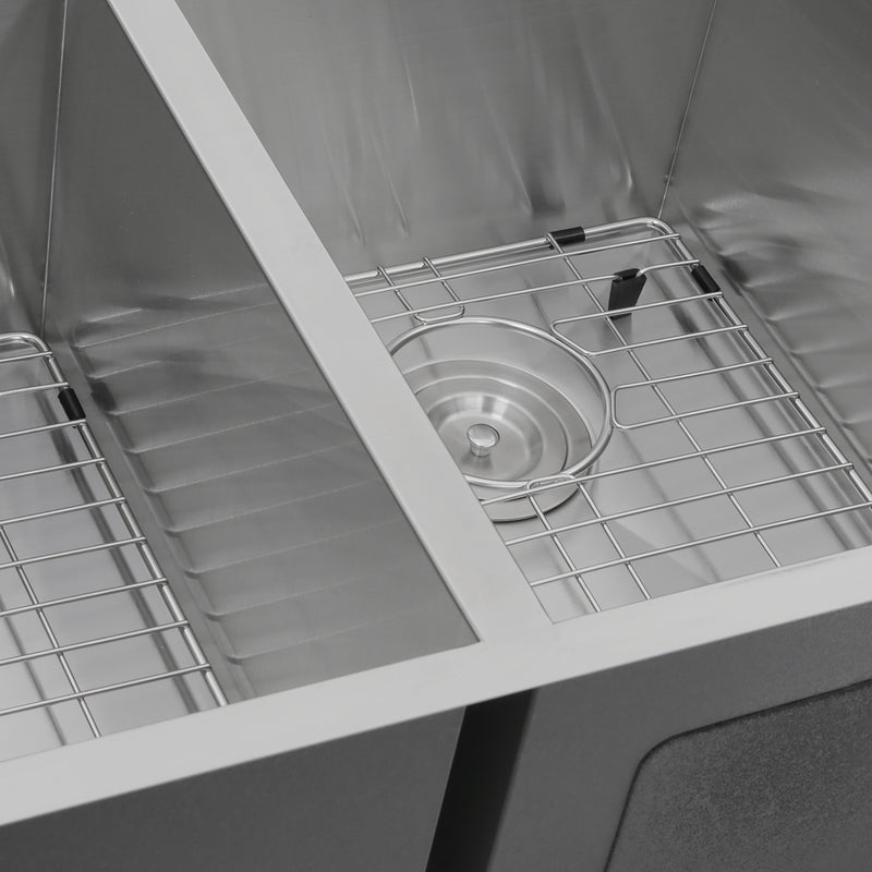 Nantucket Sinks ZR3219-OS-16 close-up of the divider, grid and colander drain