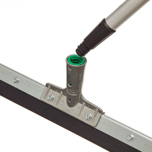 Unger AquaDozer Acme Insert, threading a pole into the fitted insert