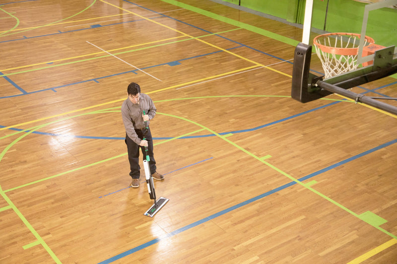 Unger Excella Starter Kit 18", mopping a gym floor