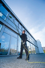 Unger HiFlo nLite HiMod Carbon Poles, cleaning windows with hose