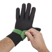 Unger Neoprene Gloves, tightening the hook-and-loop wrist strap