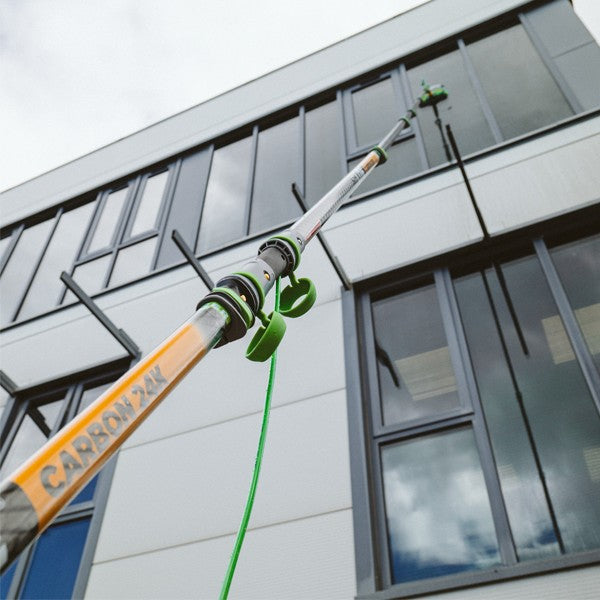 Unger nLITE Carbon 24K Pole, cleaning upper windows