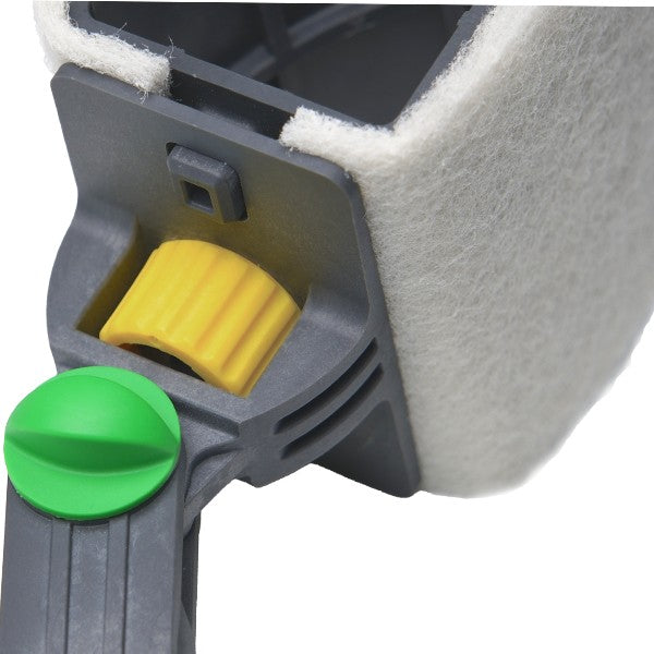 Unger nLITE Scrubber, pad holder pivot close-up