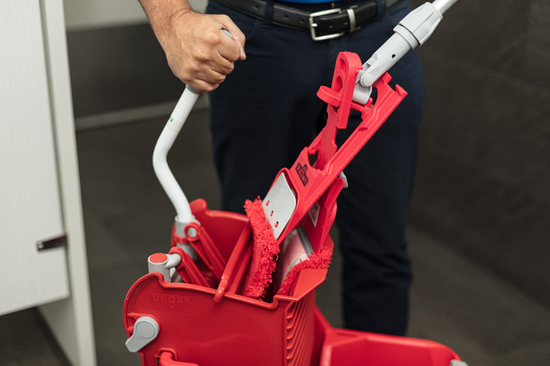 Unger Pro Restroom Cleaning Kit, wringing the mop